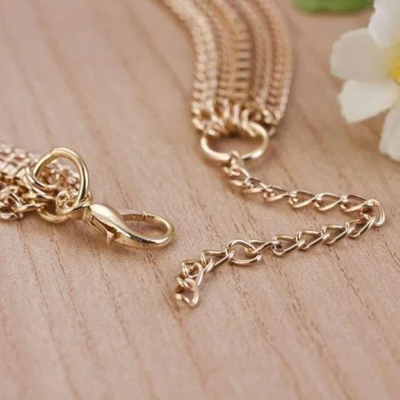 Gold Chain Fashion Watch​​​ - Picture 2 of 2